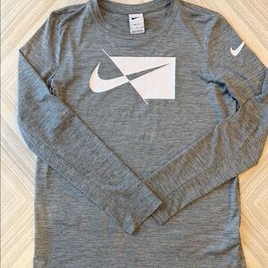 Nike Dri-FIT Long Sleeve T-Shirt – Heather Gray w/ White Swoosh (Boys XL)